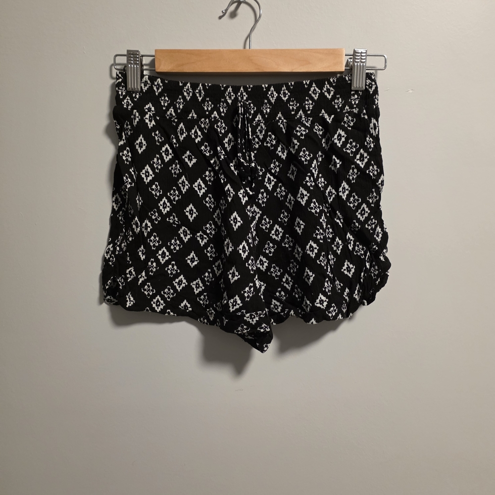 Joe Benbasset Monochrome Patterned Shorts